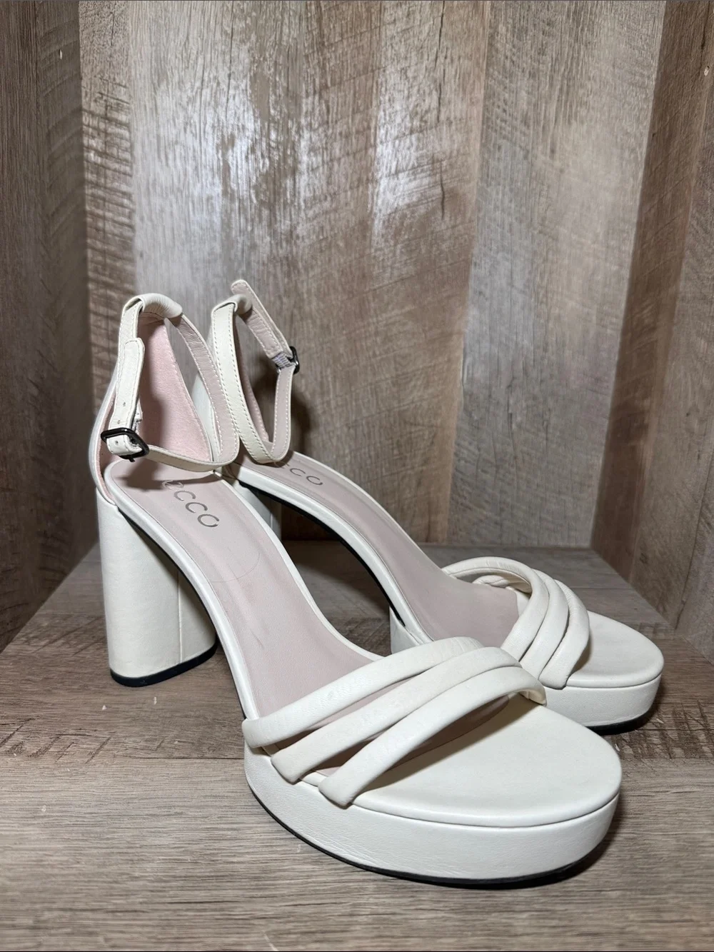 ECCO Elevate Sculpted Sandal Platform